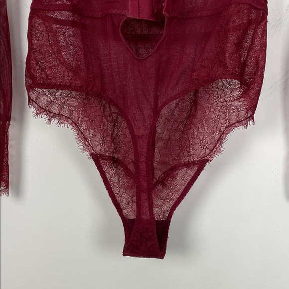 Victoria's Secret Sheer Lace Women's 34A Teddy Thong Long Sleeve Padded Bodysuit - Picture 5 of 7